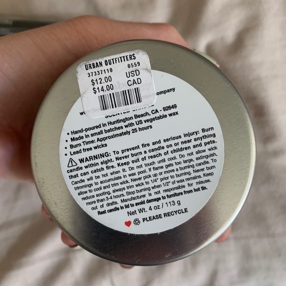 Beauty bundle with Urban Outfitters candle - Picture 7 of 7